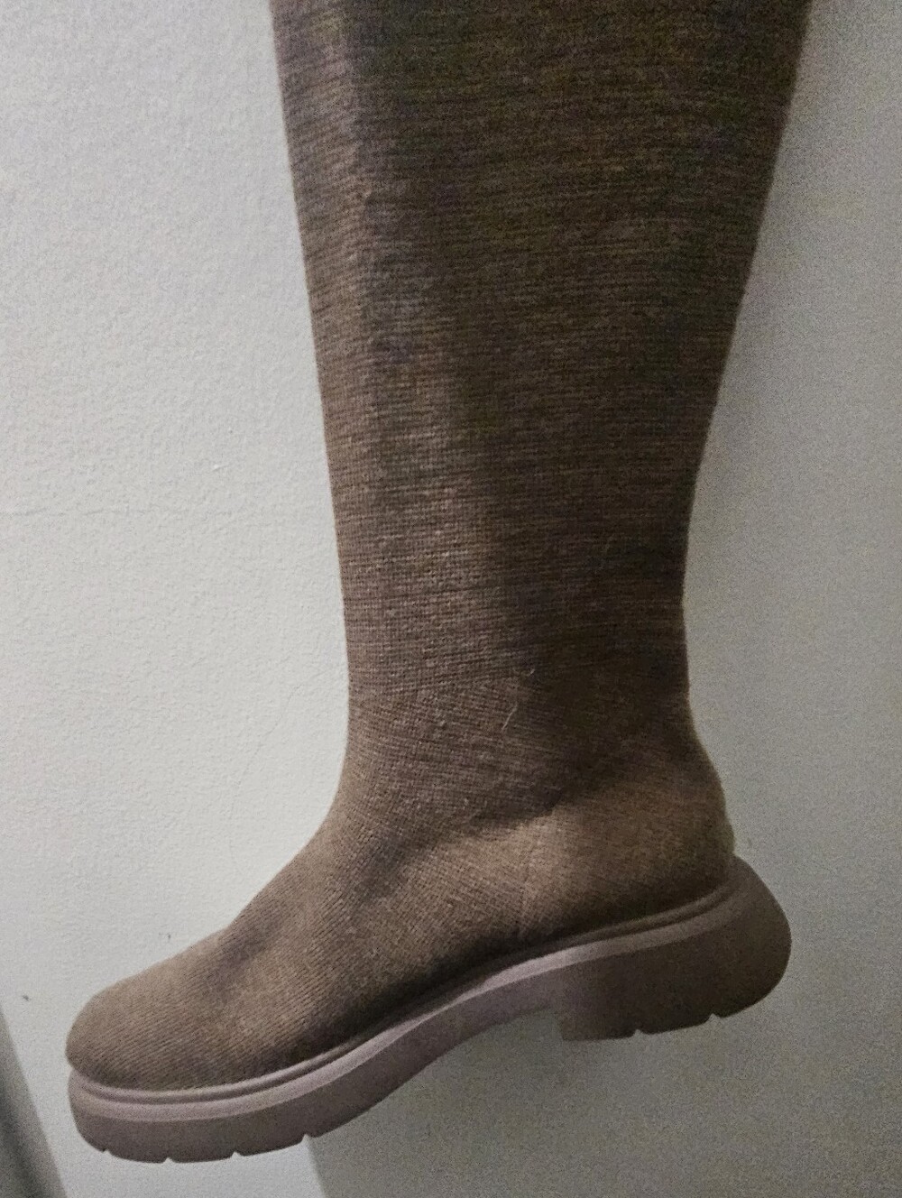 Over-the-Knee Knit Boots - Brown - Picture 2 of 4